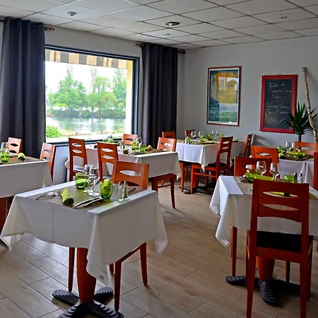 Logis - Hotel & Restaurant Des Lacs Paris Sud Hotel Viry-Châtillon