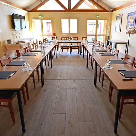 Logis - Hotel & Restaurant Des Lacs Paris Sud 3*