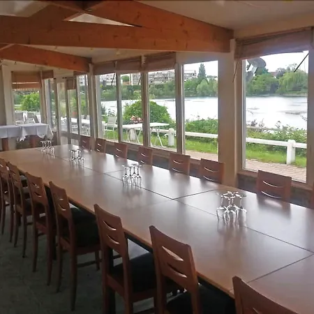 Hotel Logis - Hotel & Restaurant Des Lacs Paris Sud 3*