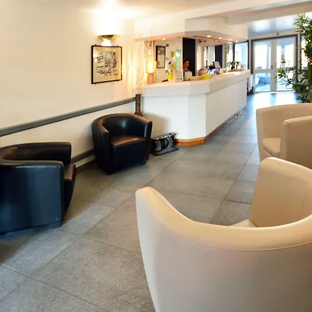 Hotel Logis - Hotel & Restaurant Des Lacs Paris Sud