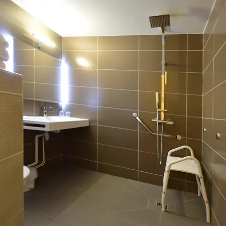 Logis - & Restaurant Des Lacs Paris Sud Viry-Chatillon