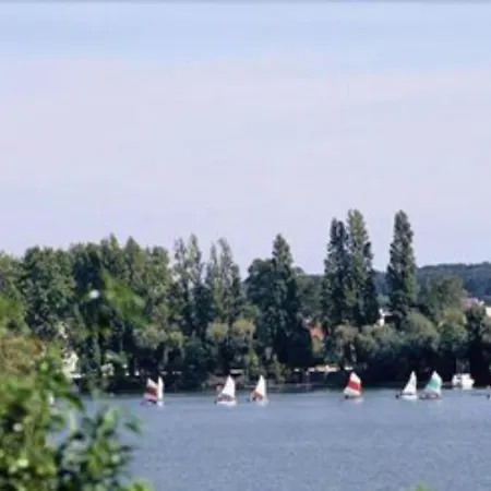 Logis Des Lacs Paris Sud 3*