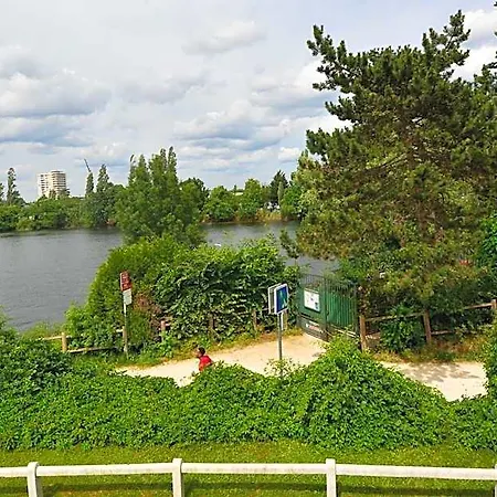 Logis - & Restaurant Des Lacs Paris Sud 3*
