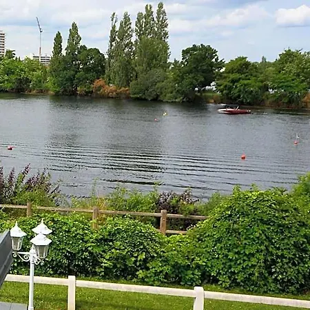 Hotel Logis - & Restaurant Des Lacs Paris Sud 3*