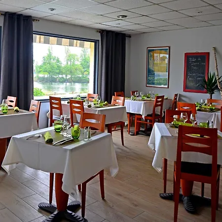 Logis - Hotel & Restaurant Des Lacs Paris Sud 3* Viry-Châtillon