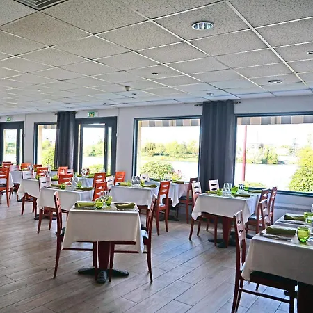 Hotel Logis - Hotel & Restaurant Des Lacs Paris Sud