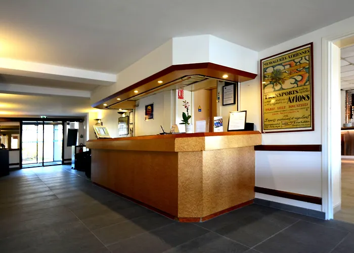 Hotel Logis Des Lacs Paris Sud