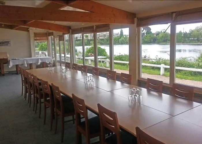 Hotel Logis Des Lacs Paris Sud 3*