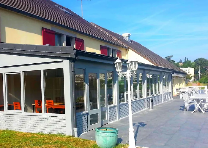 Logis Des Lacs Paris Sud Hotel 3*