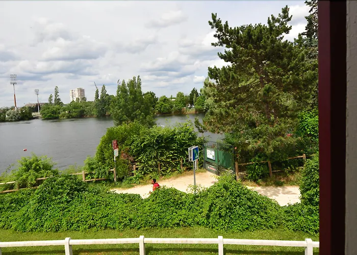 Logis Des Lacs Paris Sud Hotel Viry-Châtillon