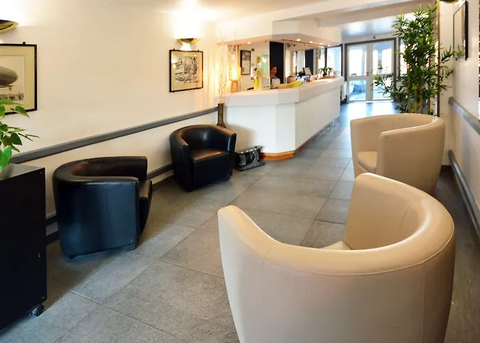 Hotel Logis Des Lacs Paris Sud