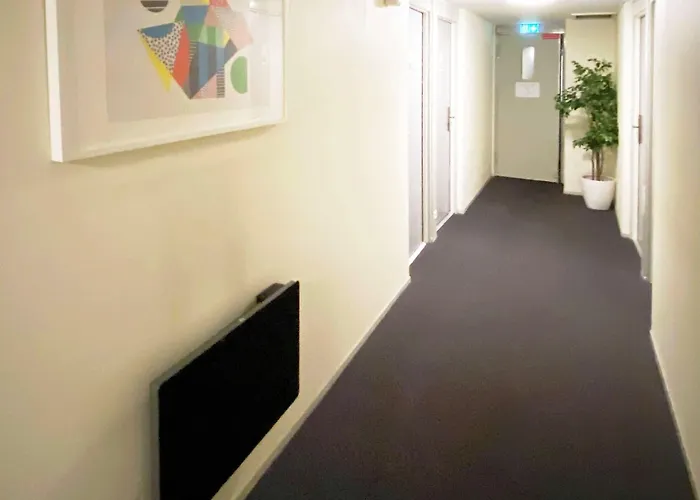 Logis Des Lacs Paris Sud 3*