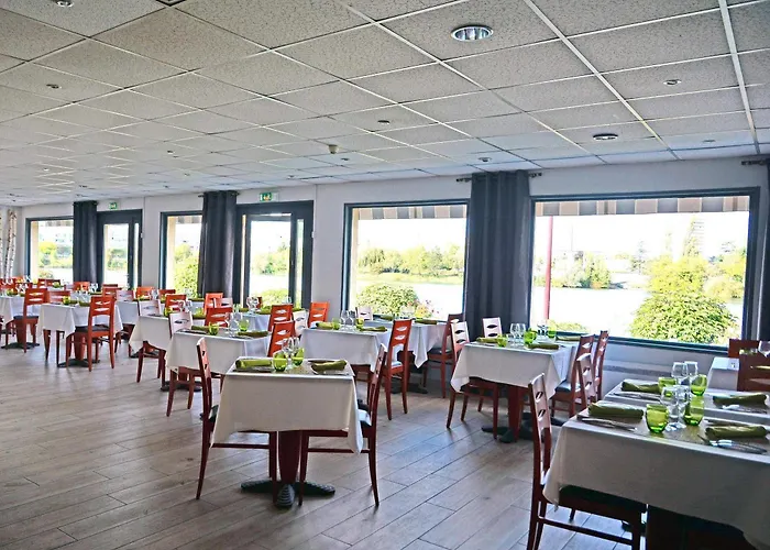 Hotel Logis Des Lacs Paris Sud